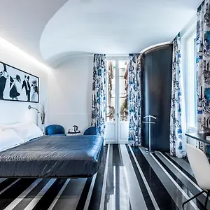 ** Affittacamere V-accommodation Iv Fontane Italia